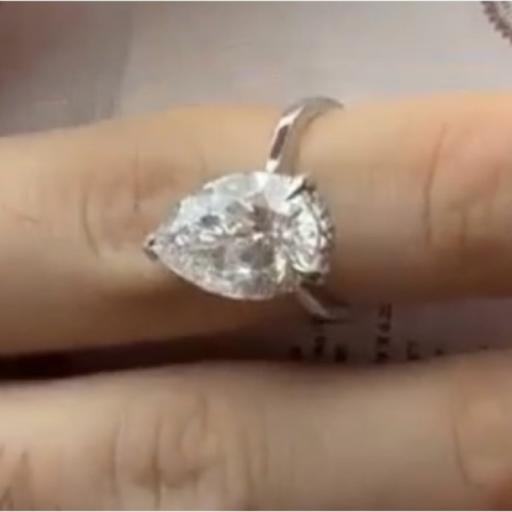 6.09 plus Carats Certified 14k White Gold Diamond Pear Ring with certification! - Picture 4 of 10